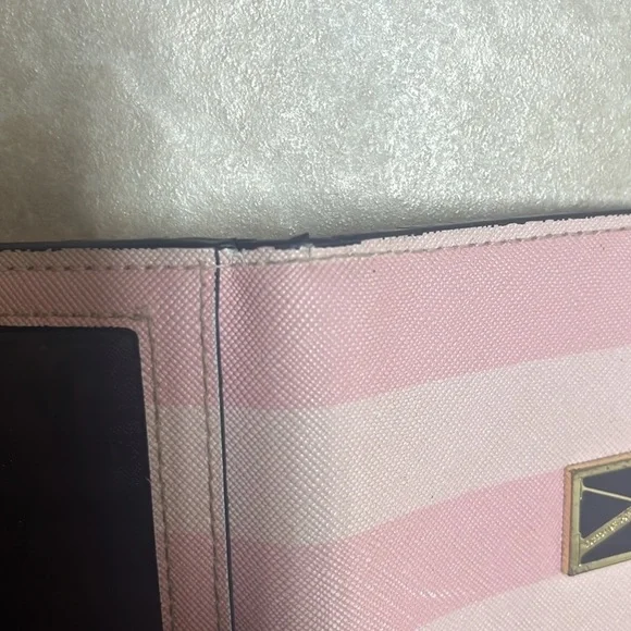 *SOLD* Mini Victoria Secret Flip Card Case Keychain Wallet - Picture 5 of 6